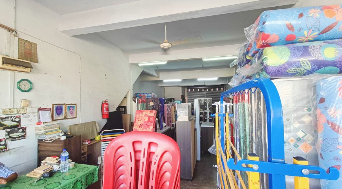 ejen hartanah batu berendam - (4)